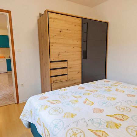 Apartments Baricevic Бол Екстер'єр фото