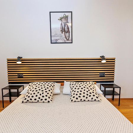 Apartments Baricevic Бол Екстер'єр фото
