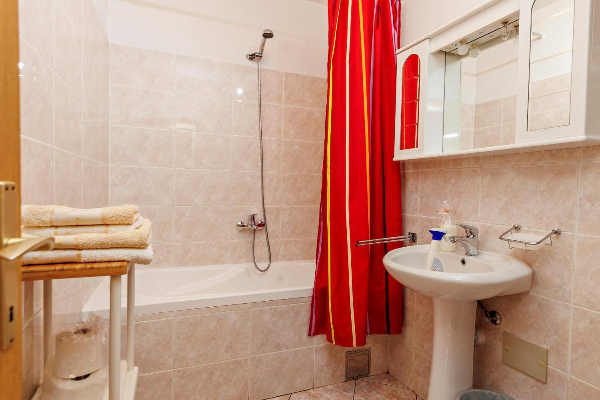 Apartments Baricevic Бол Екстер'єр фото