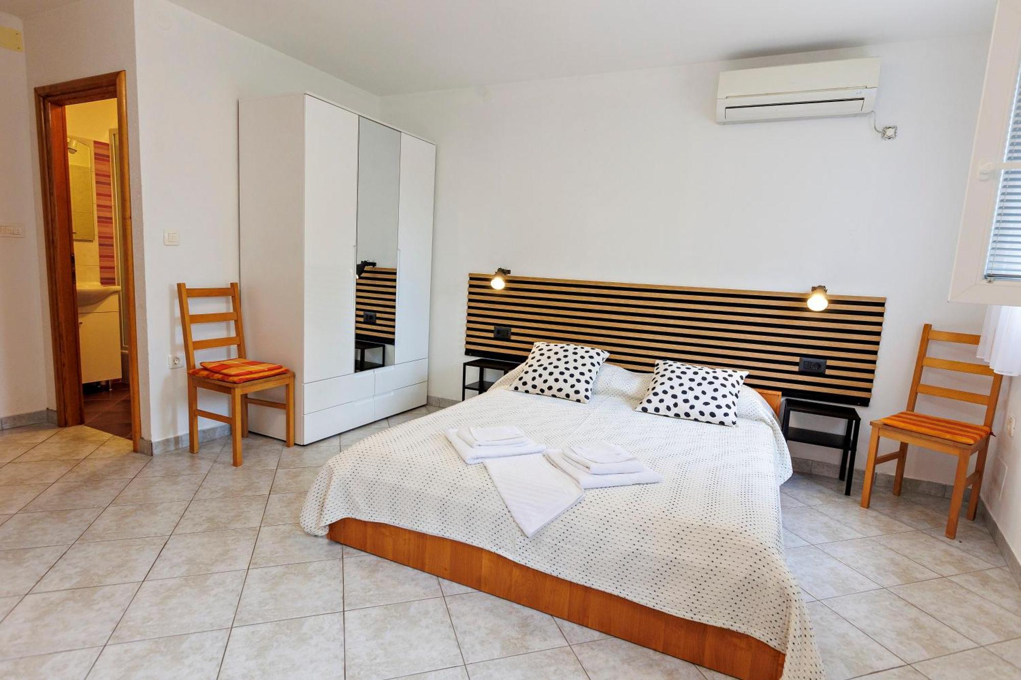 Apartments Baricevic Бол Екстер'єр фото