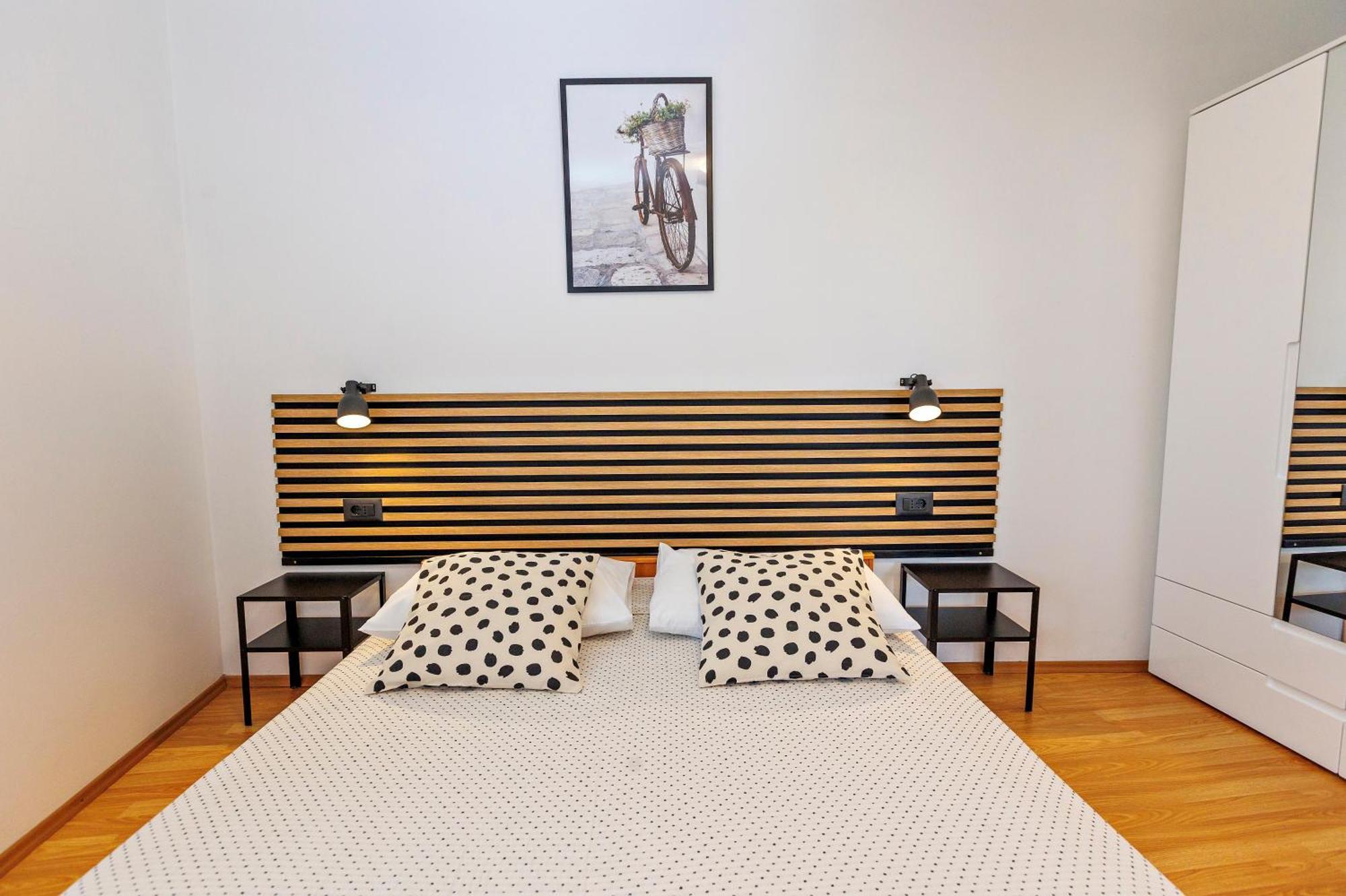 Apartments Baricevic Бол Екстер'єр фото
