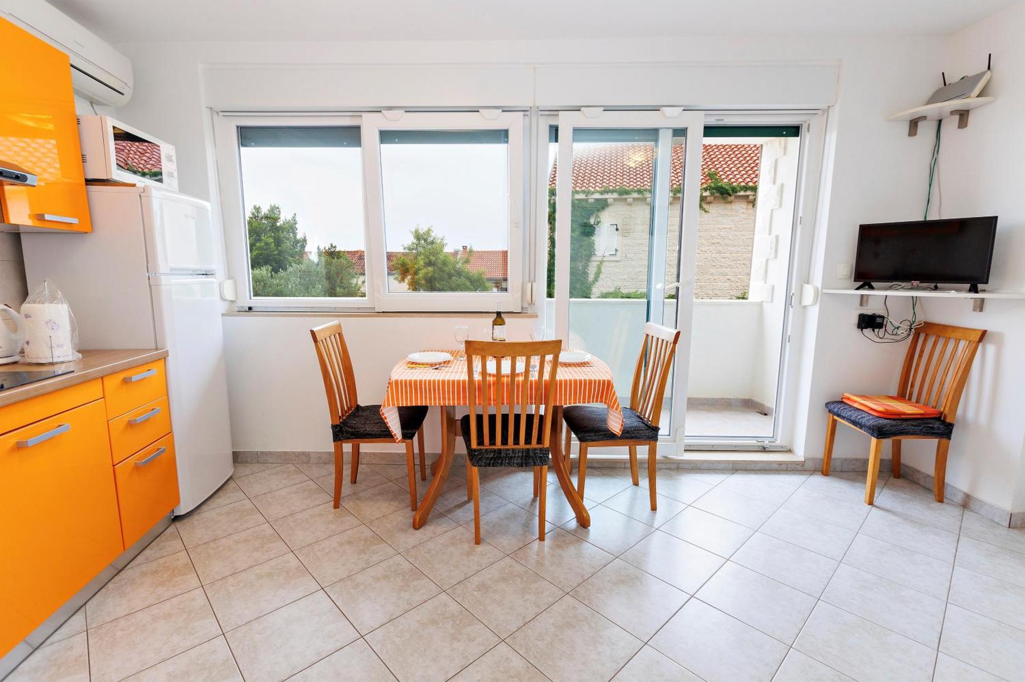Apartments Baricevic Бол Екстер'єр фото