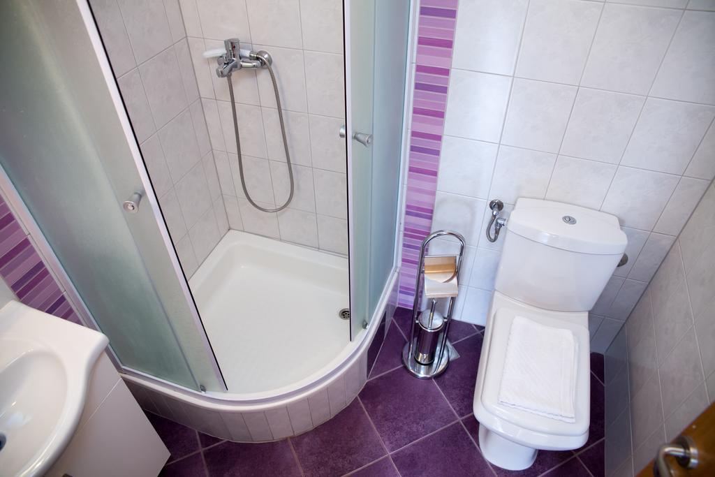 Apartments Baricevic Бол Екстер'єр фото