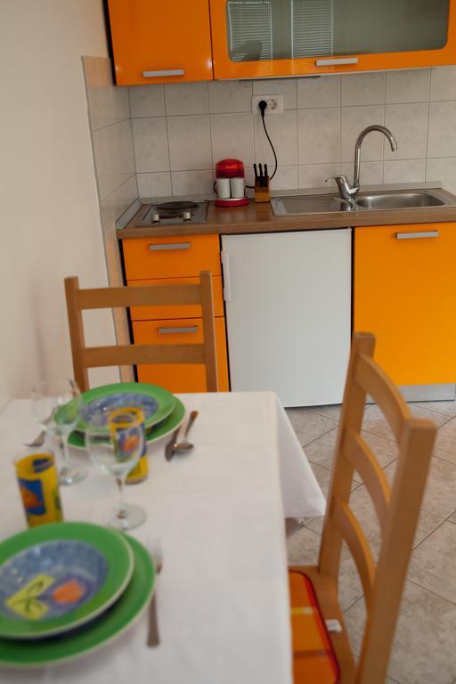 Apartments Baricevic Бол Екстер'єр фото