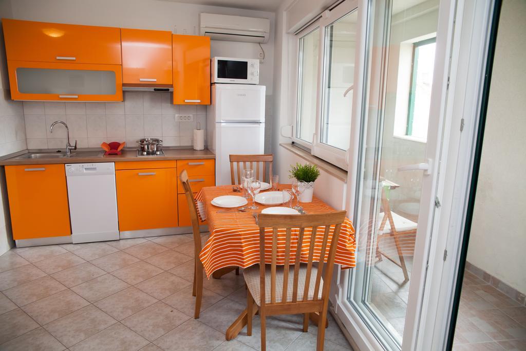 Apartments Baricevic Бол Екстер'єр фото