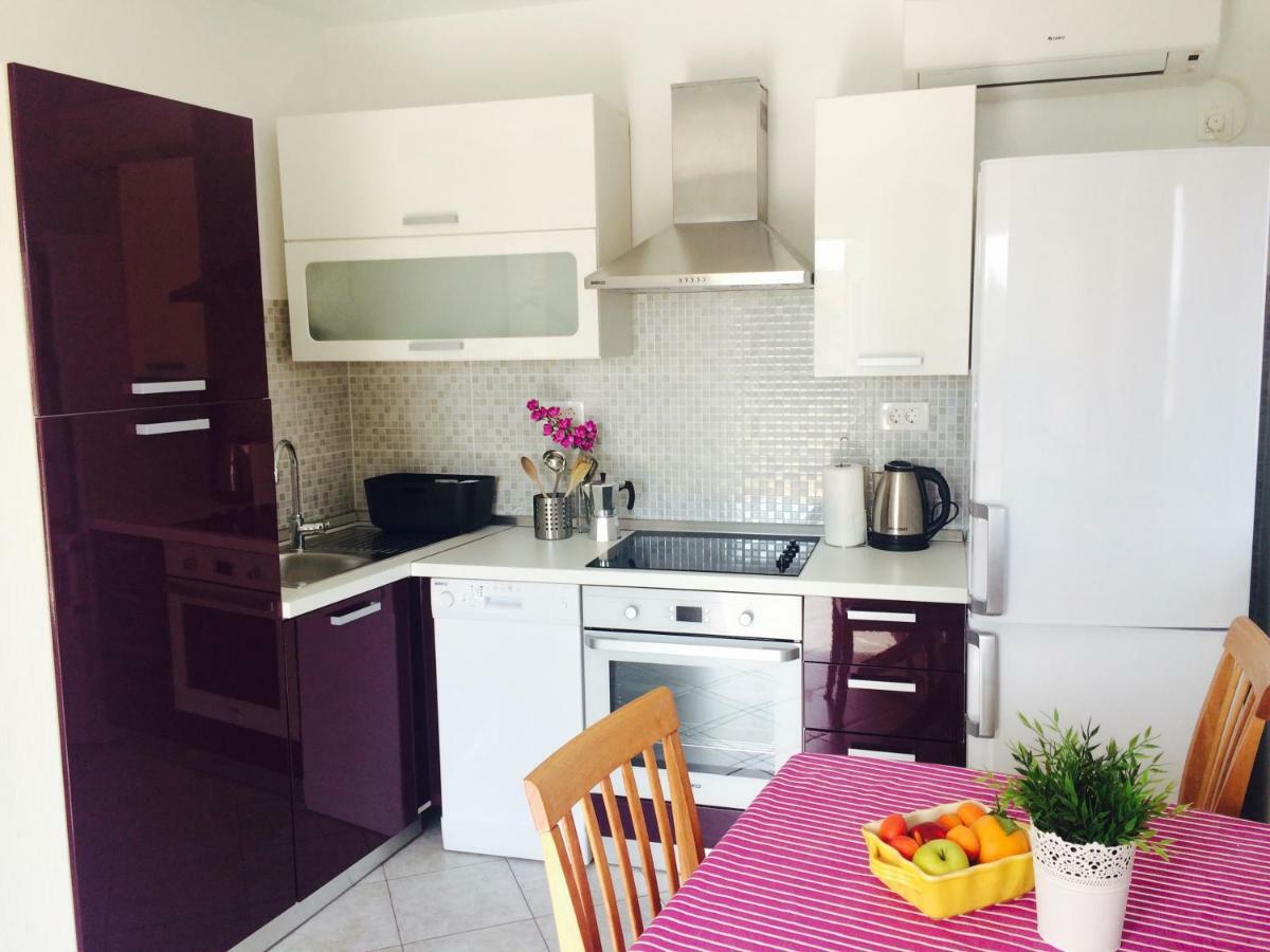Apartments Baricevic Бол Екстер'єр фото